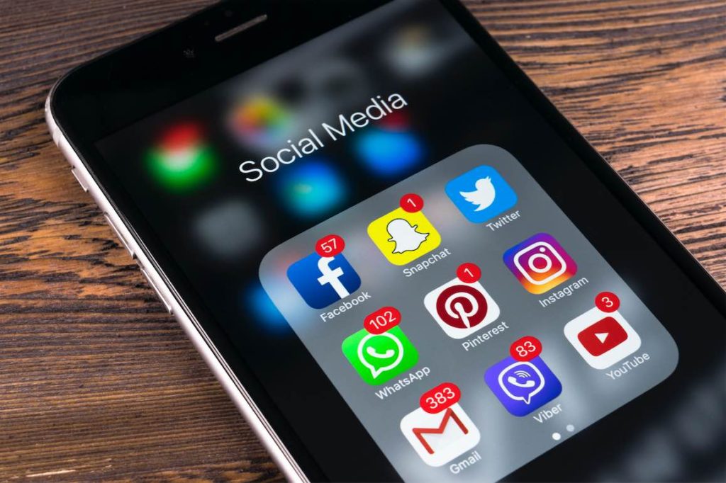 Cinq infographies passionnantes sur les réseaux sociaux dans le monde ...